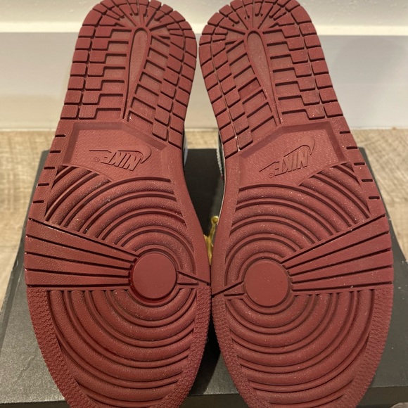 Nike Men’s Air Jordan Retro 1 Low Noble Red White Black 553558-604 Size 10 - Picture 6 of 10